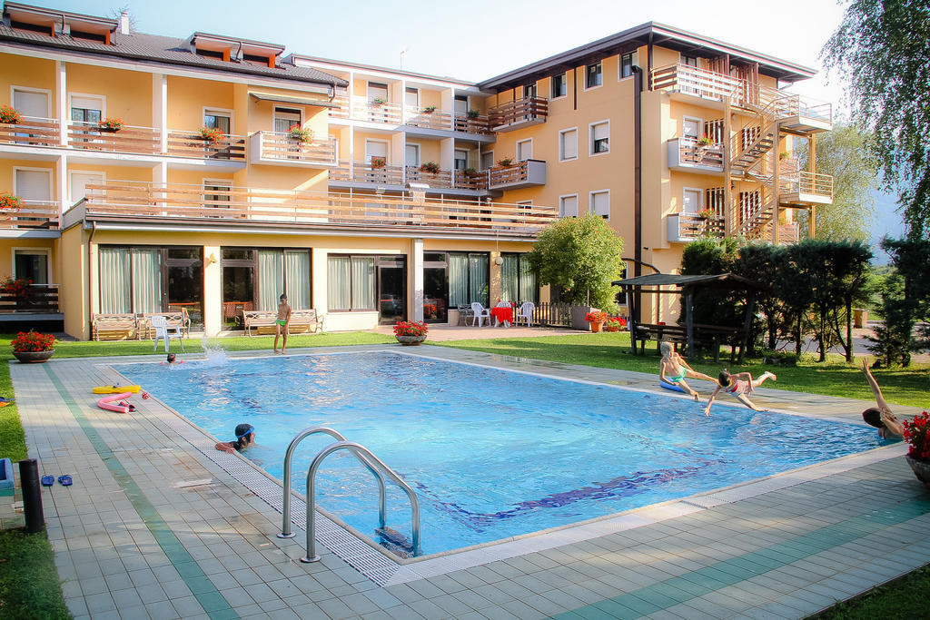 Hotel Dolomiti Levico Terme Exterior foto